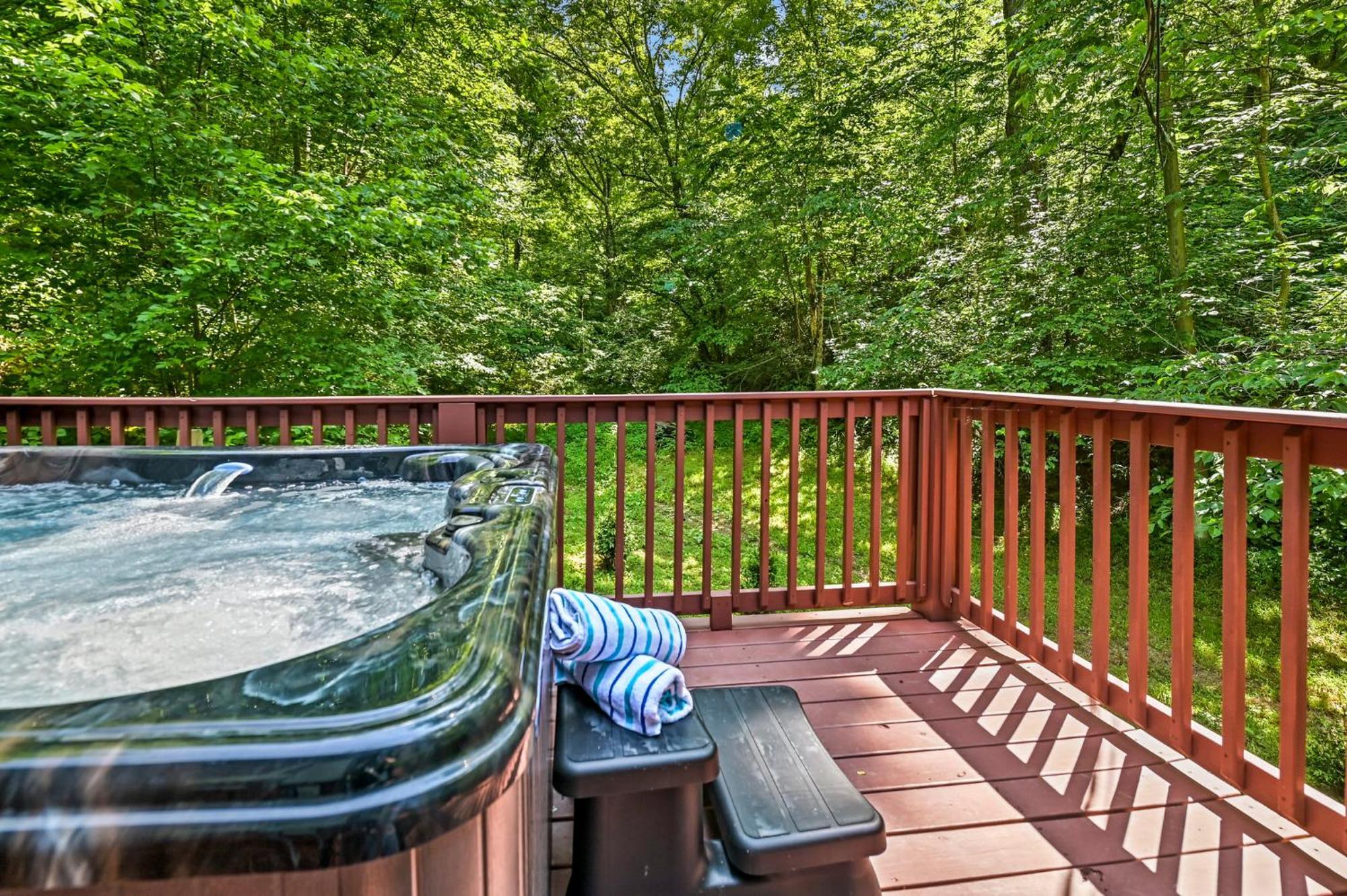 Smoky Mountains Hut Tub Cabin Dog Friendly Sevierville Exteriör bild