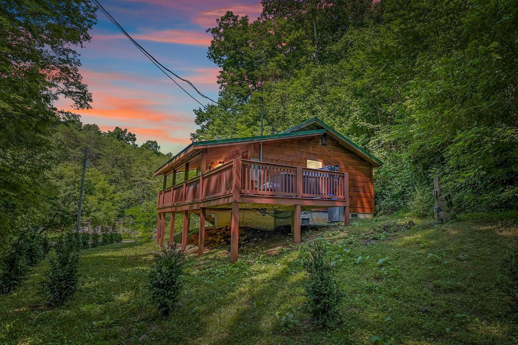 Smoky Mountains Hut Tub Cabin Dog Friendly Sevierville Exteriör bild